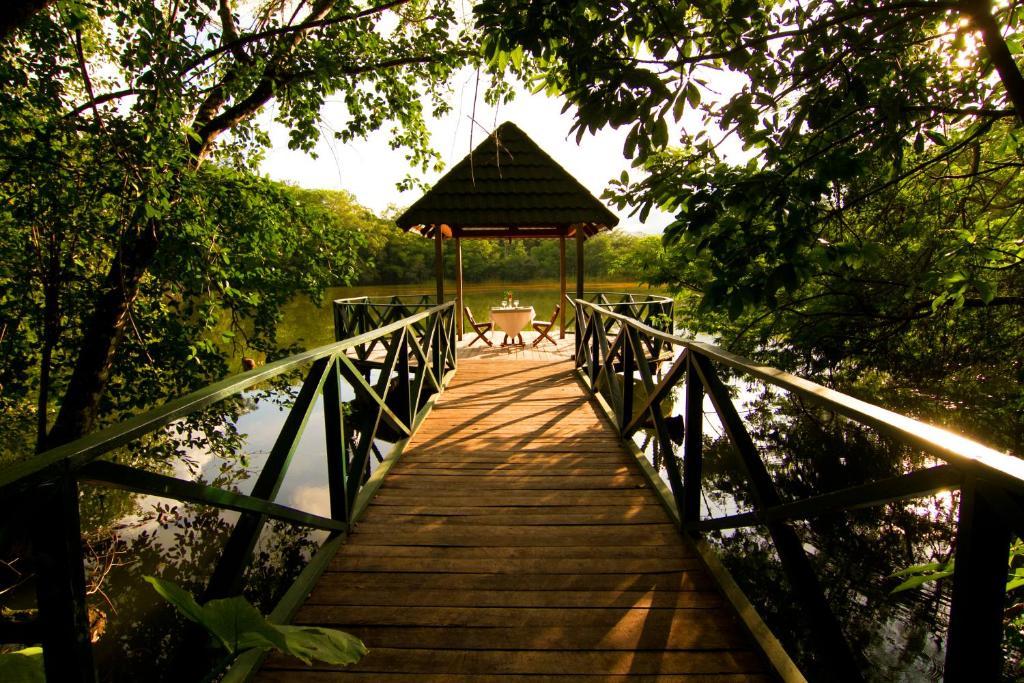 Las Lagunas Boutique Hotel Флорес Экстерьер фото