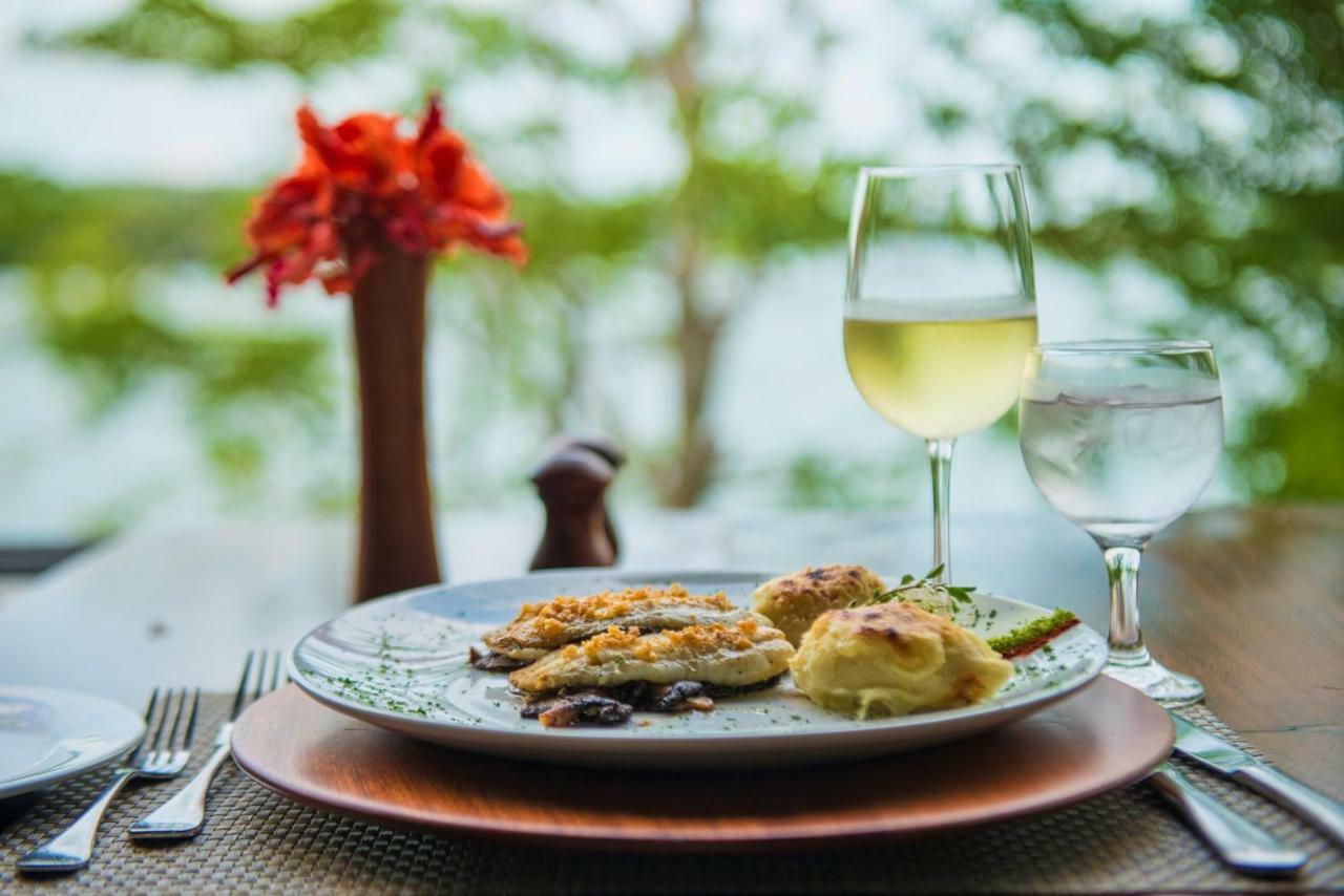 Las Lagunas Boutique Hotel Флорес Экстерьер фото